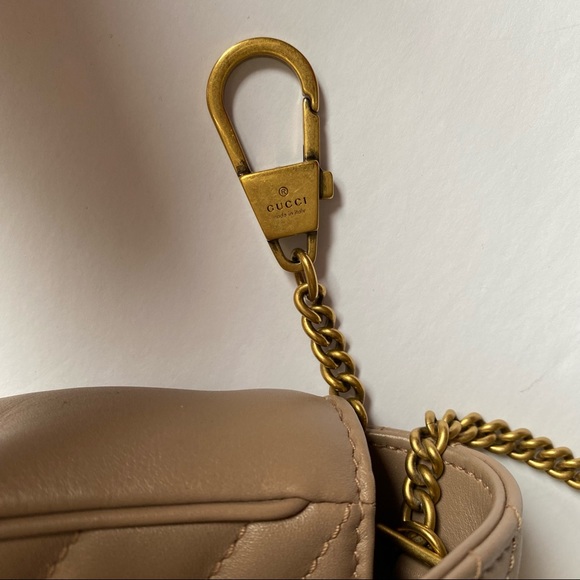 * 𝑺𝑶𝑳𝑫 * AUTHENTIC GUCCI GG Marmont matelassé leather super mini bag - Picture 9 of 13
